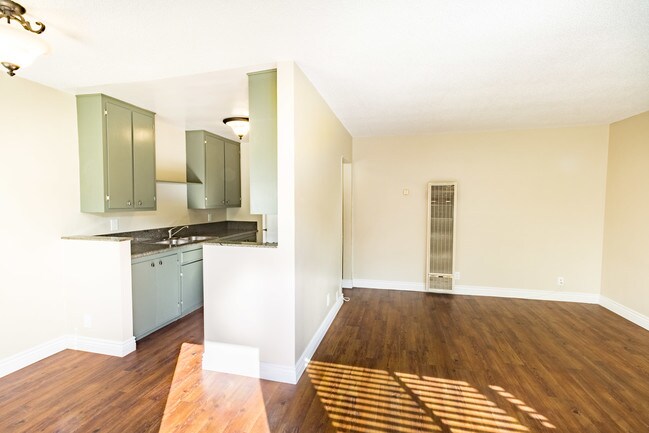 Photo - 203 Ladera St