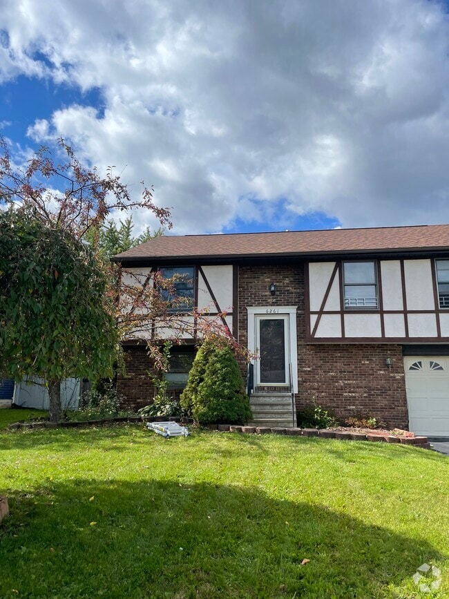 Building Photo - 6261 Wynmoor Dr Rental