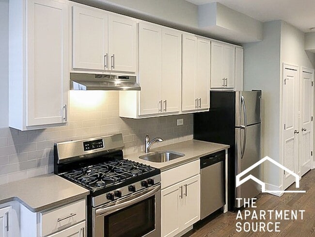 Building Photo - 3818 N Sheffield Ave Unit 2