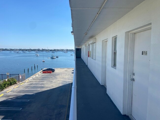 Photo - 4500 N Flagler Dr Unit B16