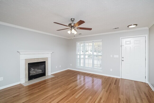 Photo - 400 Hunter's Path Ct