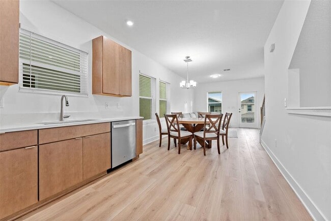 Photo - 1922 W Fig St