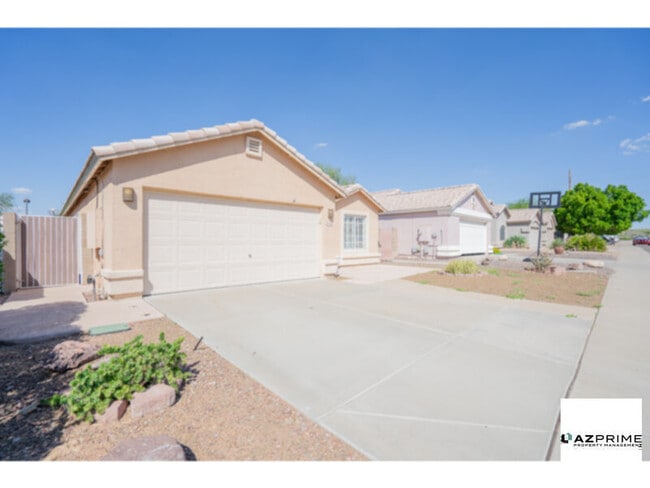 Photo - Stylish 3/2 Glendale House - Vaulted Ceili...