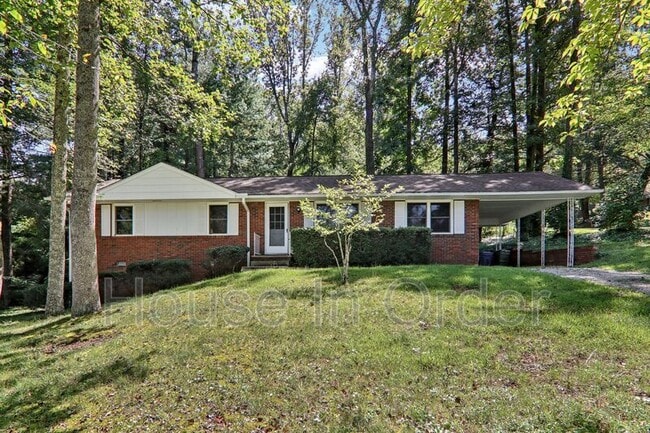 Photo - 325 Comet Dr