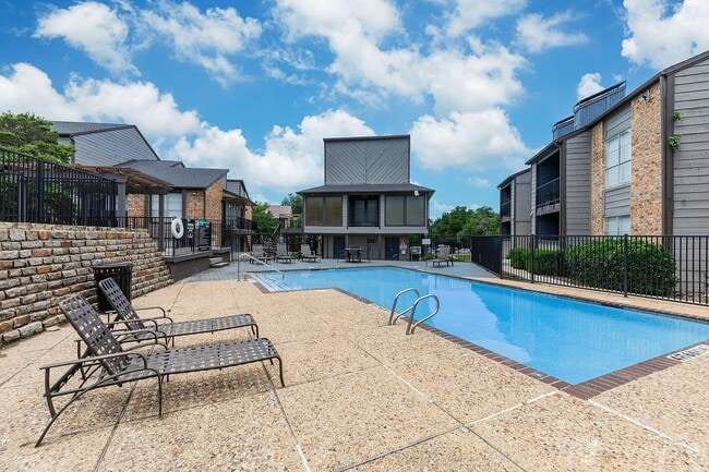 012A1044 - Forest Ridge