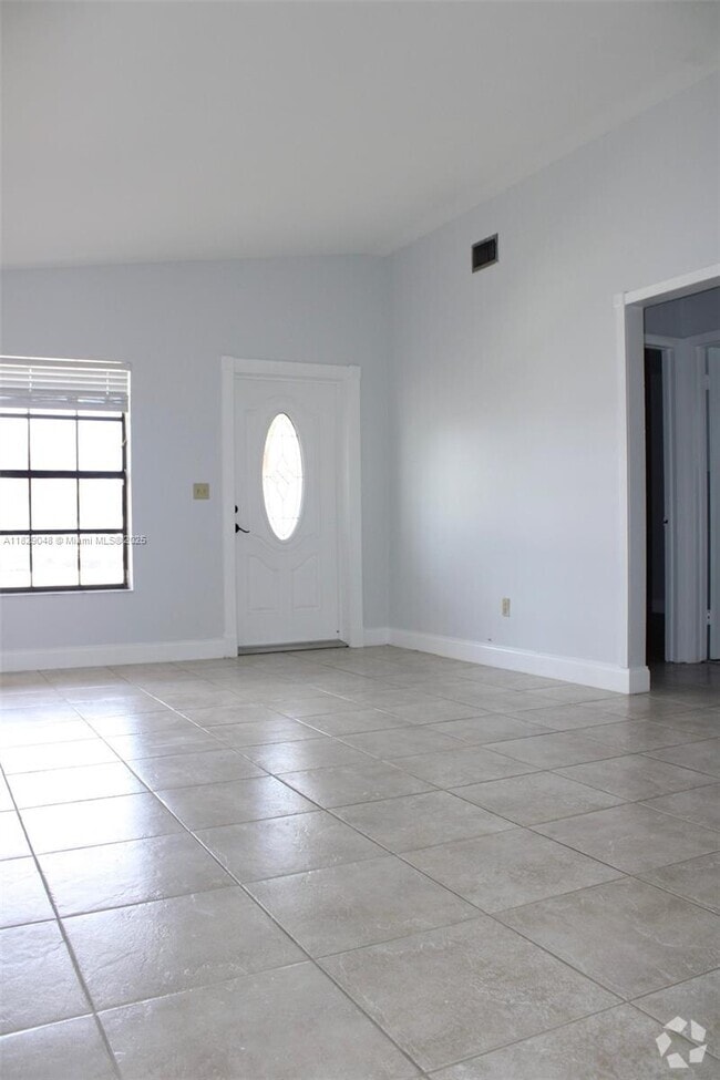 Building Photo - 2728 W 74th St Rental