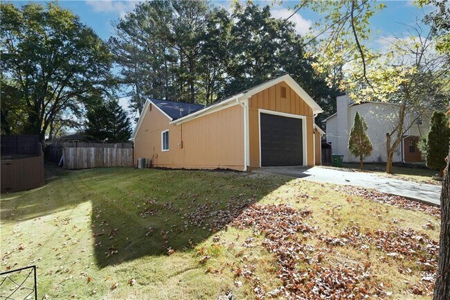 Photo - 2455 Landington Way NW