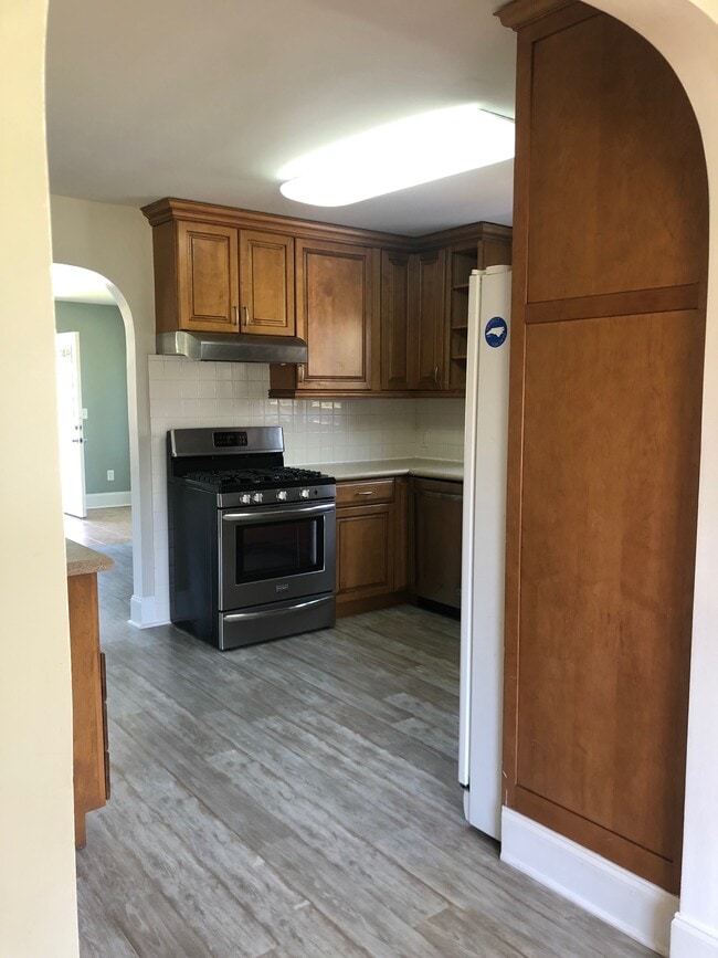 Photo - 5017 Pine St