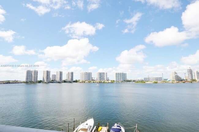 Photo - 17900 N Bay Rd Unidad 603 Rental