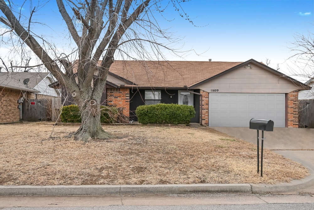 Photo - 11609 Roxboro Ave