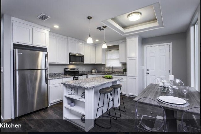 Building Photo - "Spacious 3-Bed Oasis with Granite Elegance in Weslaco!" Unit 2,