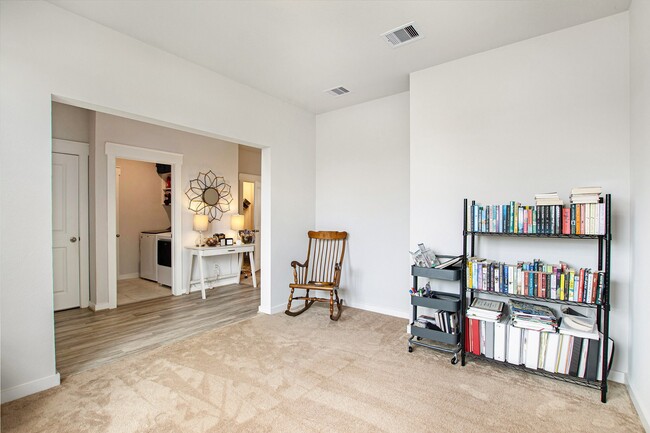 Photo - 40557 Mostyn Lake Dr