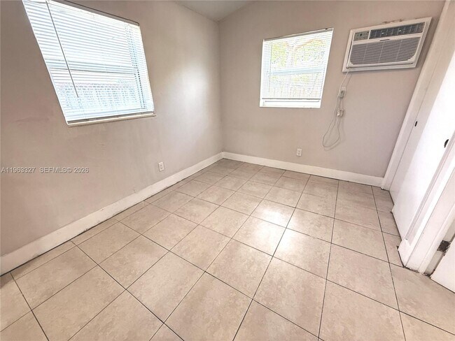 Photo - 209 SW 14th St Unidad 3