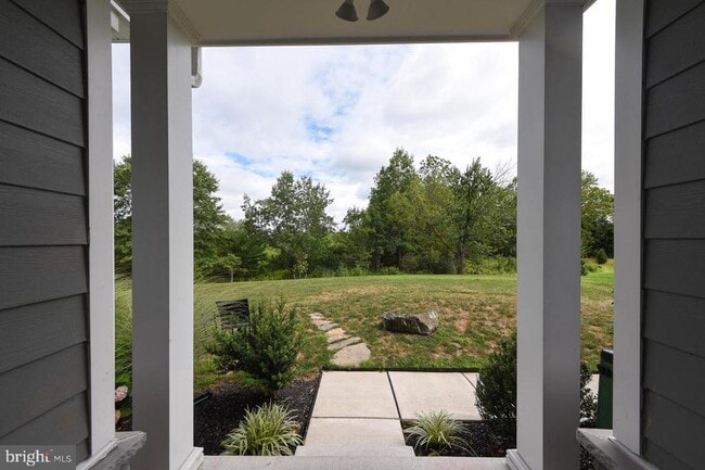 Photo - 8 Elizabeth Ln