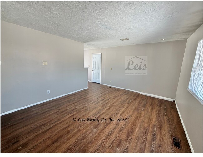 Photo - 1112 Skylark Dr