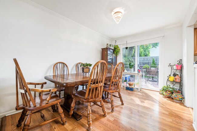 Photo - 313 Williams Rd