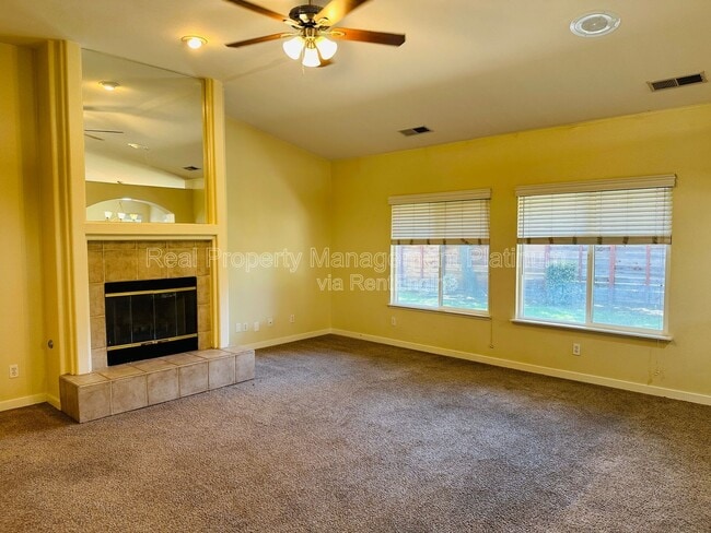 Photo - 2012 Riverview Dr