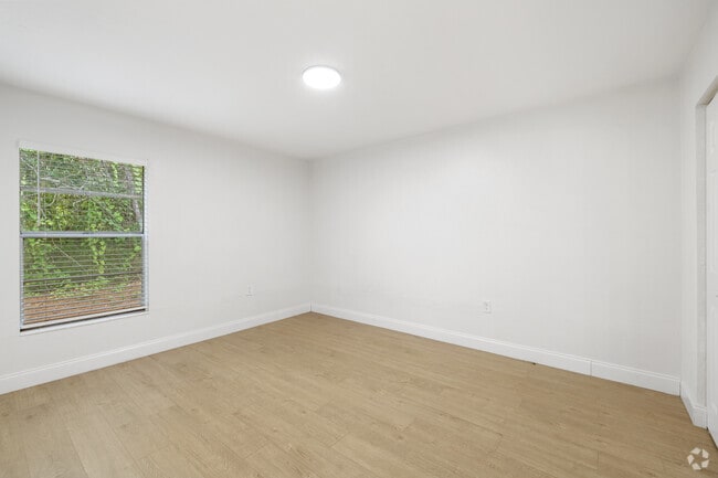 1BR, 1BA - 530SF - Bedroom