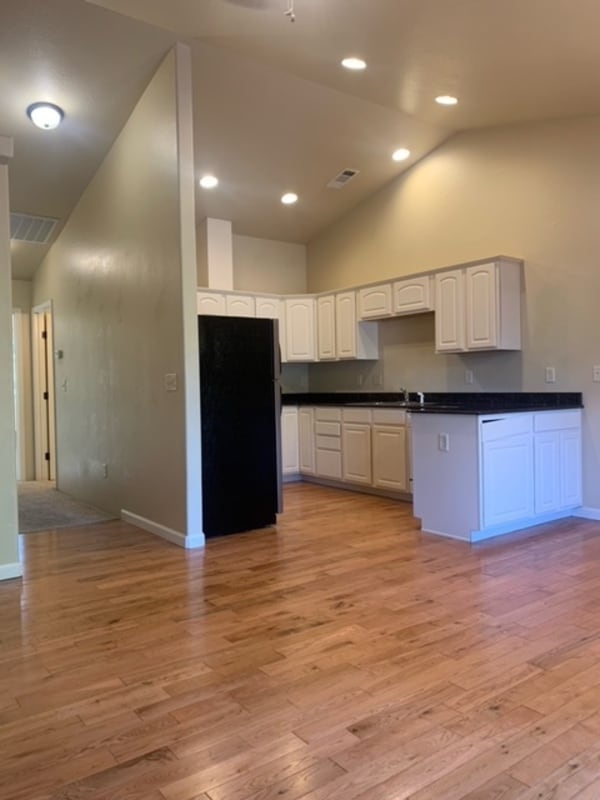 Photo - 205 Classick Dr