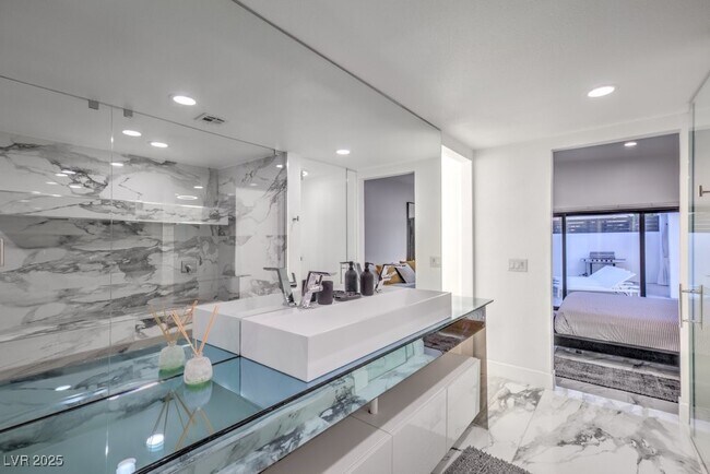 Building Photo - 5785 Edna Ave