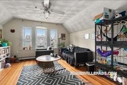 741 Broadway Unidad 3