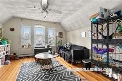 Photo - 741 Broadway Unidad 3