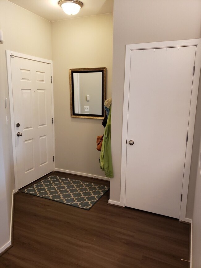 Photo - North Auburn Trail Run Townhomes - End uni...