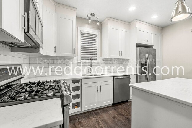 Photo - 2028 Hoyt Ave