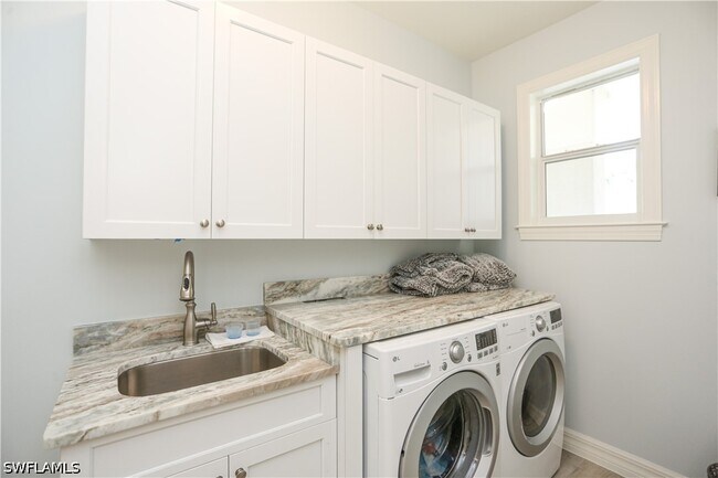 Photo - 1480 Curlew Ave