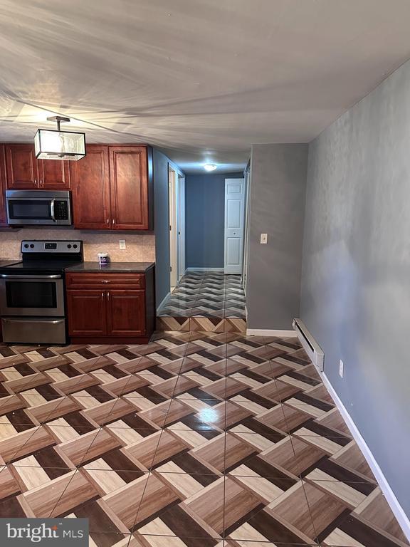 Building Photo - 7000 Forrest Ave Unit FIRST FLOOR