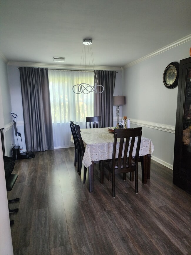 Dining room - 1 Longspur Ct