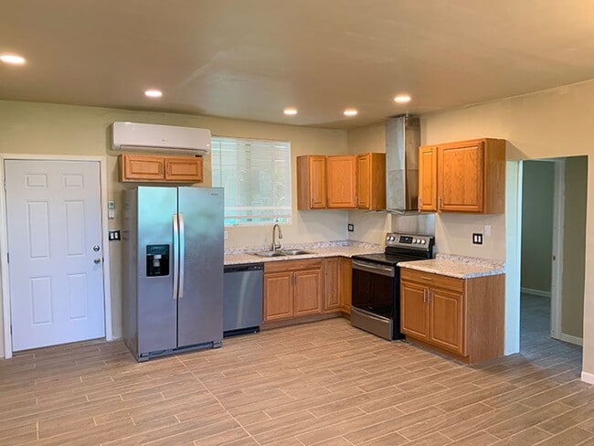 Building Photo - Rentals Biz LLC Unit Main House