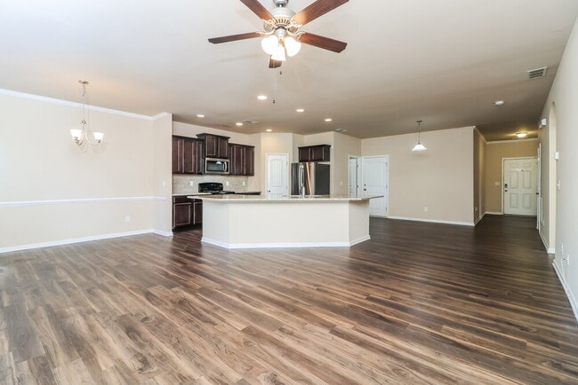 Photo - 32 Susie Creek Walk