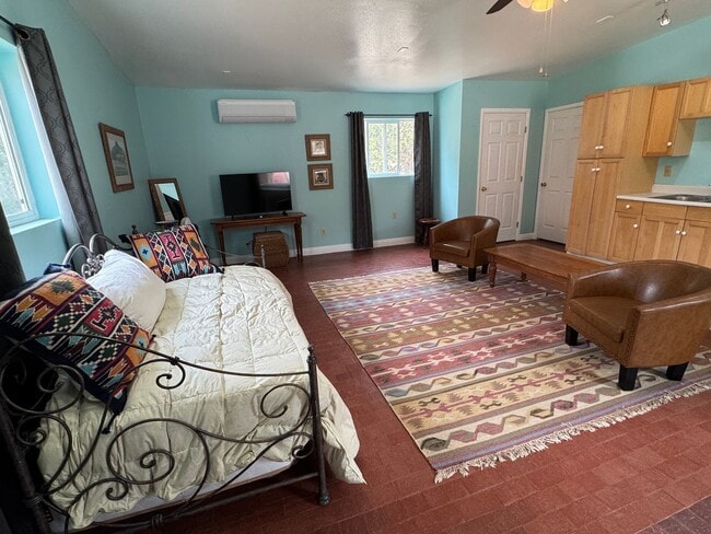 Photo - 20 Axton Ln