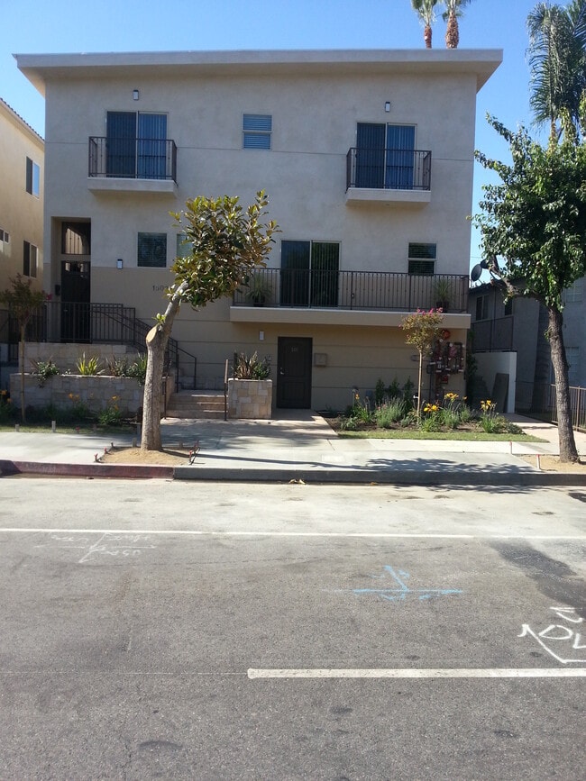 Photo - 15024 Magnolia Blvd