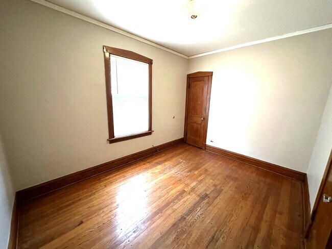 Photo - 5349 S Fairfield Ave Unit 2