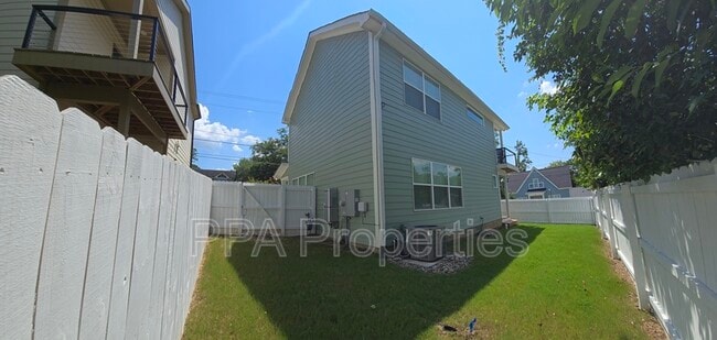 Photo - 1518 W Knox St
