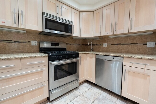 Photo - 44 Broadlawn Park Unit 20