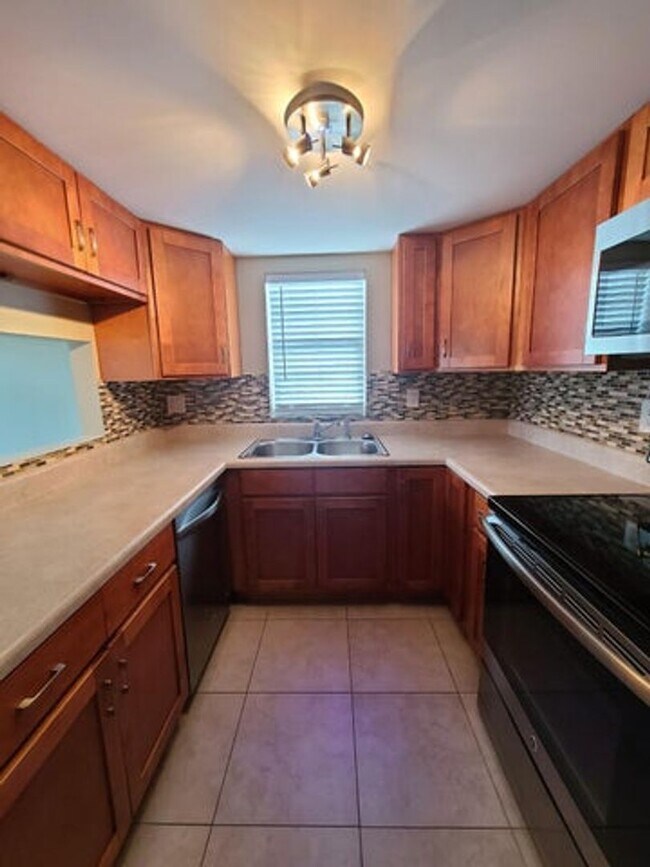 Photo - 3201 Bayview Dr