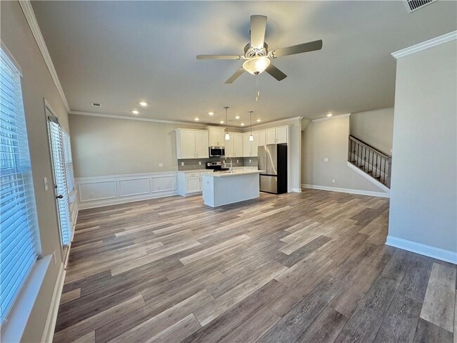 Photo - 214 Rockfern Ter