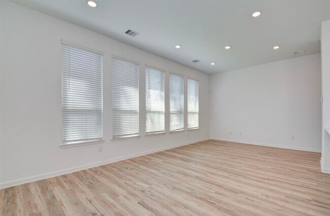 Photo - 630 Aspen Falls Ct