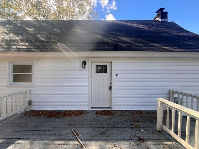 Photo - 2135 Turnpike Rd