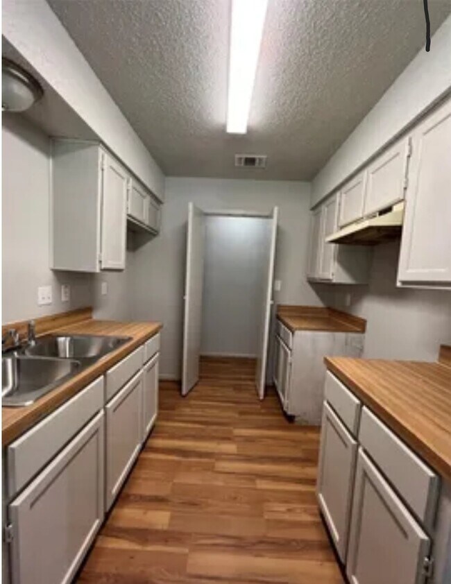 800 Woodland Ct Unidad .