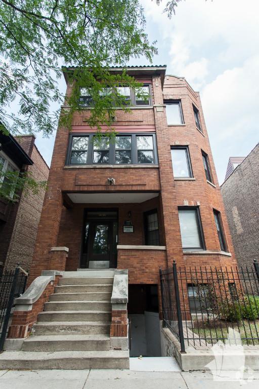 Building Photo - 1434 W Addison St Unit #2 Rental