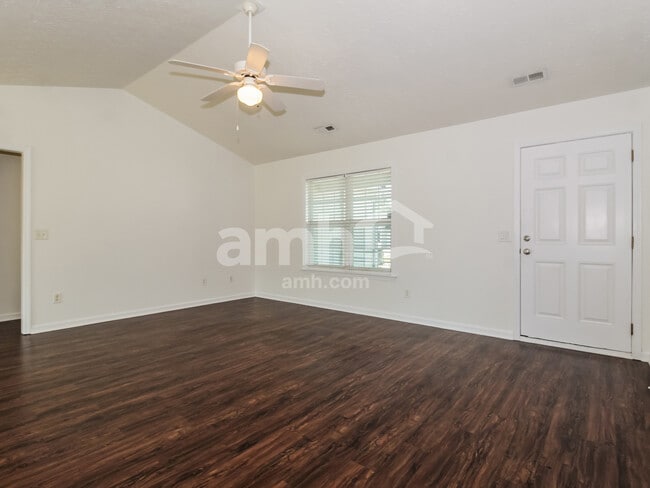 Photo - 9504 Huckabee Dr NE