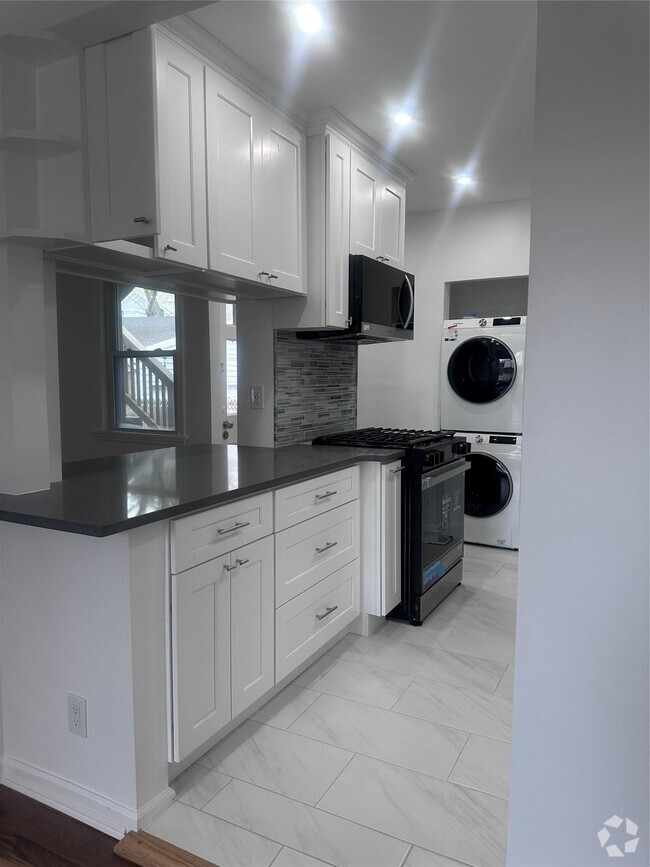 Building Photo - 11 N Dutcher St Unit S 1 Rental