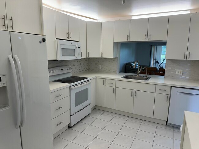 Photo - 901 SW 128th Terrace Unit 113a