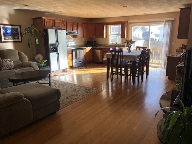 Photo - 111 Oxford St