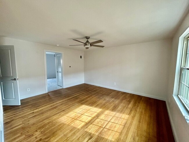 Photo - 2 Bedroom In Meadowthorpe !