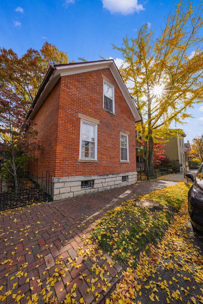 Photo - 770 S 6th St House